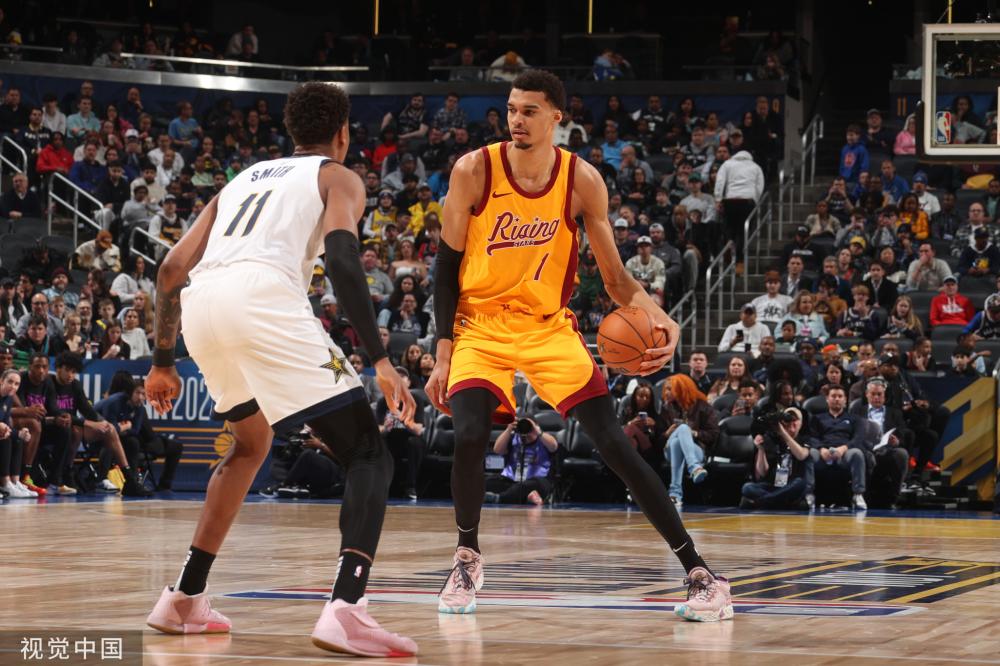 更需要在場 更需要在場